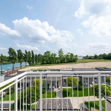 Aurora 페스키에라델가르다