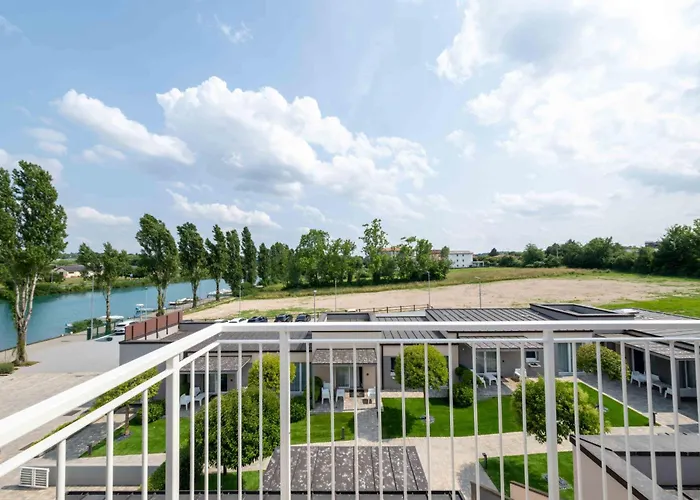 Aurora 페스키에라델가르다