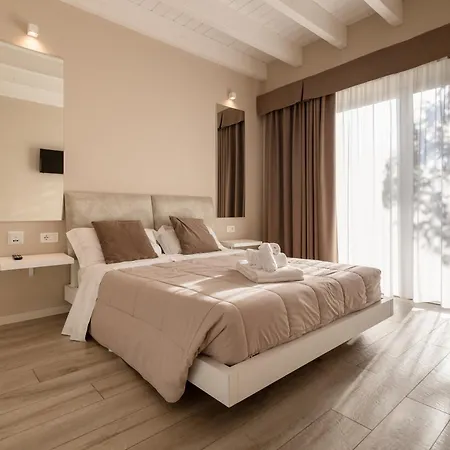 Aurora Πεσκιέρα ντελ Γκάρντα