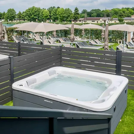 Ξενοδοχείο με διαμερίσματα Aurora 3*