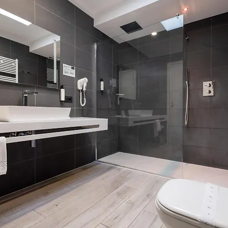 Aurora Aparthotel 3*