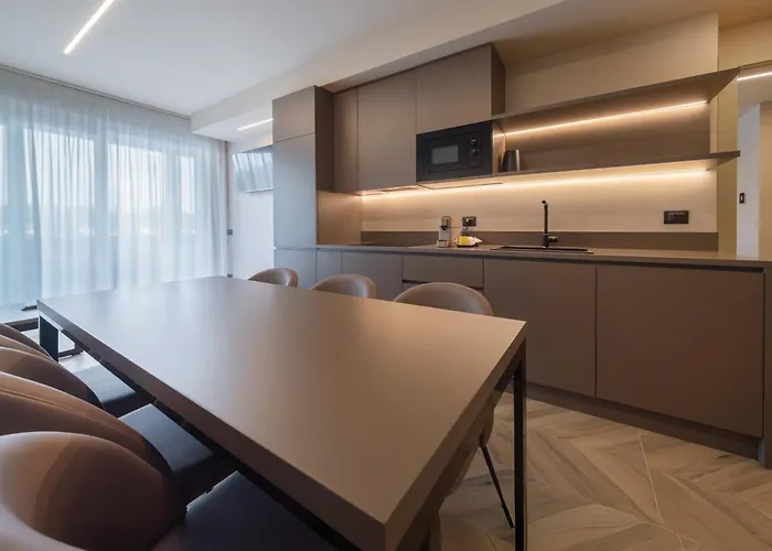 Aparthotel Aurora 3*