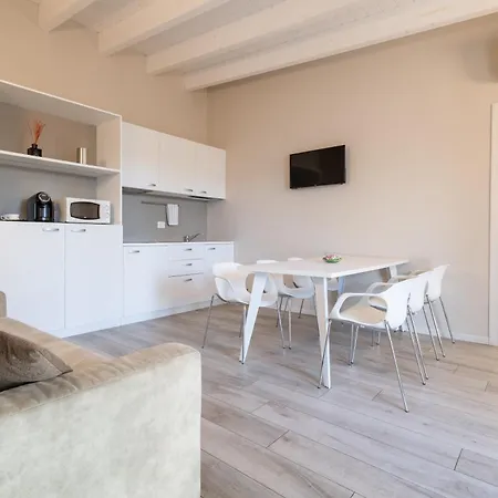 Aparthotel Aurora 3*