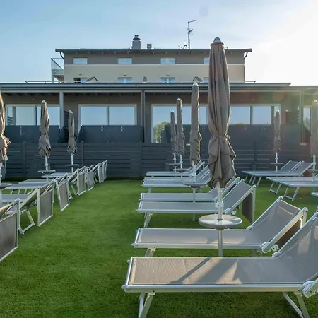 Aurora Aparthotel 3*